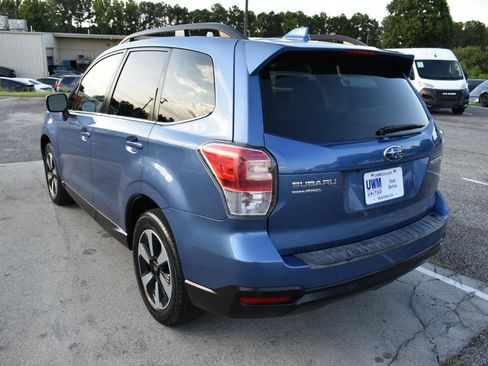 Used 2018 Subaru Forester 2.5i Limited AWD/4WD image 8