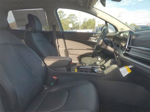 New 2025 Kia Sportage EX image 30