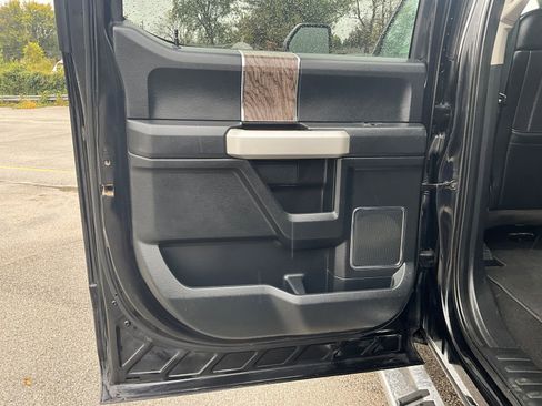 Used 2019 Ford F250 Lariat w/ Chrome Package image 19