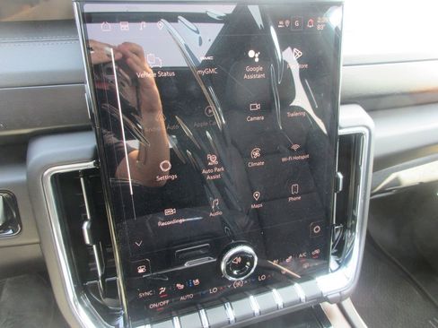 New 2026 GMC Yukon Denali image 19