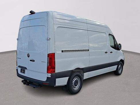 Used 2026 Mercedes-Benz Sprinter 2500 image 4