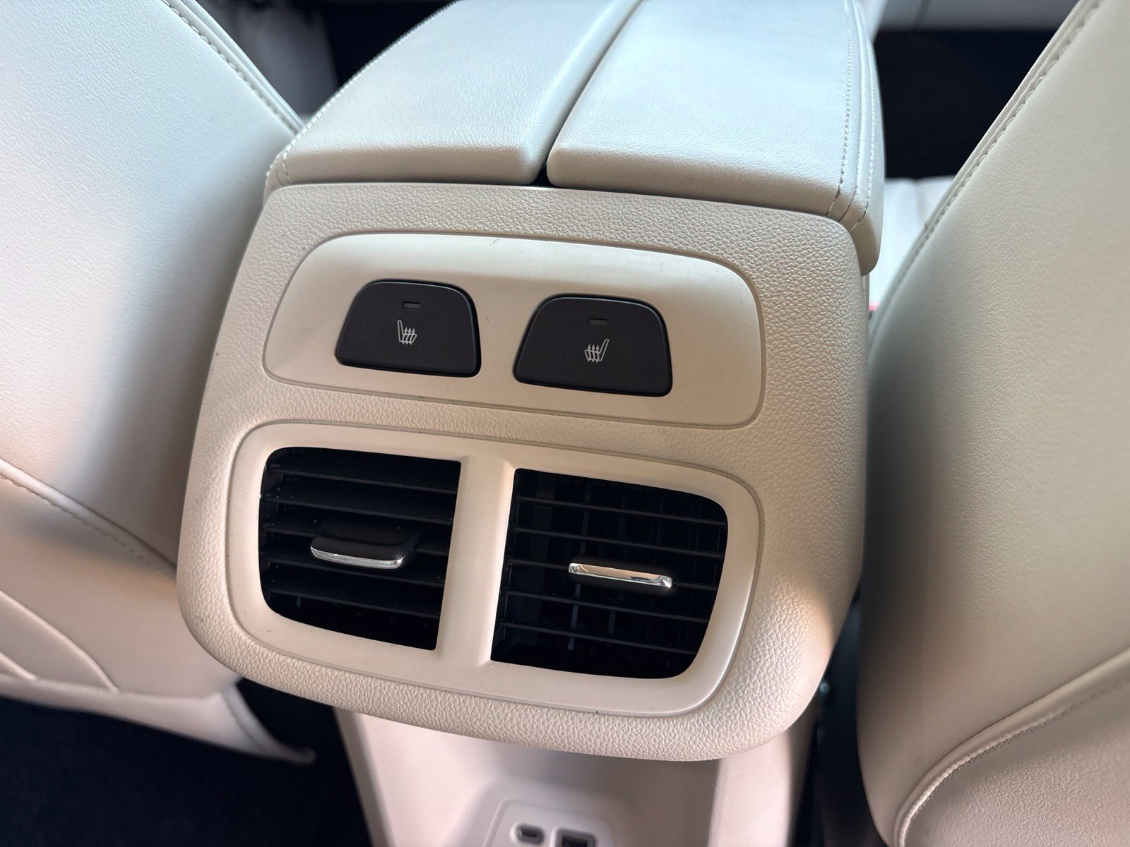 Used 2023 Buick Envision Avenir FWD image 22