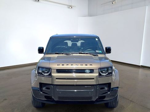 Used 2023 Land Rover Defender 130 X-Dynamic SE AWD/4WD image 2