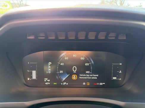 Used 2018 Volvo XC90 T5 Momentum w/ Convenience Package image 17