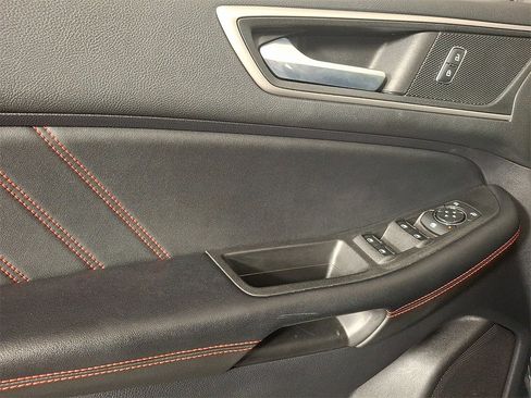 Used 2022 Ford Edge ST-Line image 15