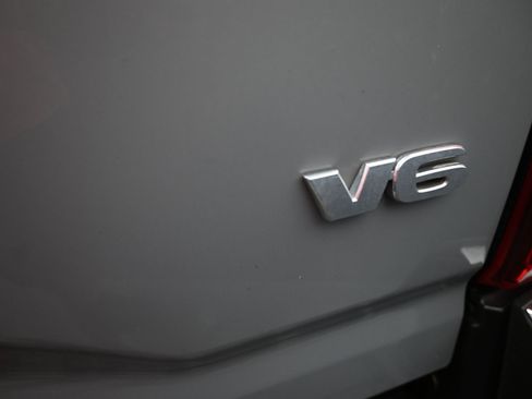 Used 2019 Toyota Tacoma TRD Off-Road image 40