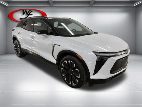 New 2026 Chevrolet Blazer EV RS image 3