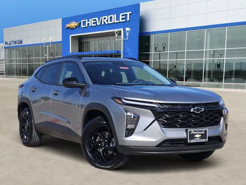 New 2026 Chevrolet Trax LT w/ Driver Confidence Package FWD image 1