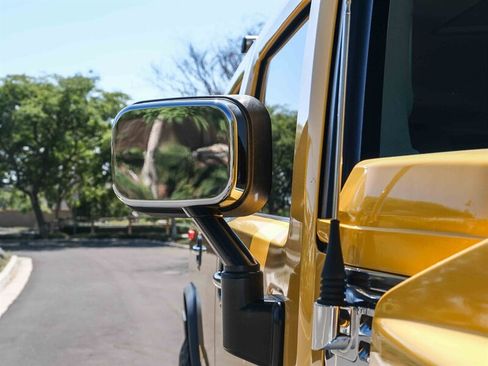 Used 2004 HUMMER H2 w/ Chrome Appearance Package image 53