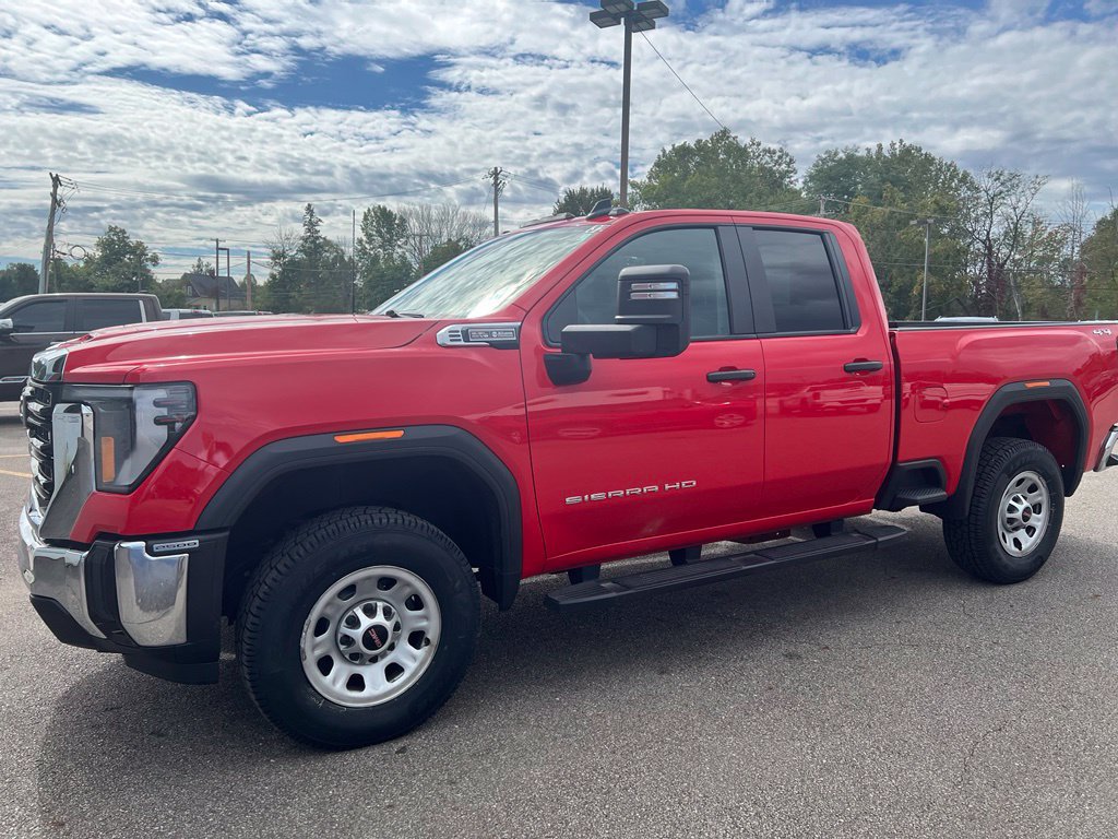 Used 2024 GMC Sierra 2500 Pro w/ Convenience Package AWD/4WD image 3