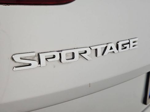 Used 2017 Kia Sportage LX AWD/4WD image 12