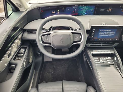 New 2026 Lincoln Nautilus Reserve image 8