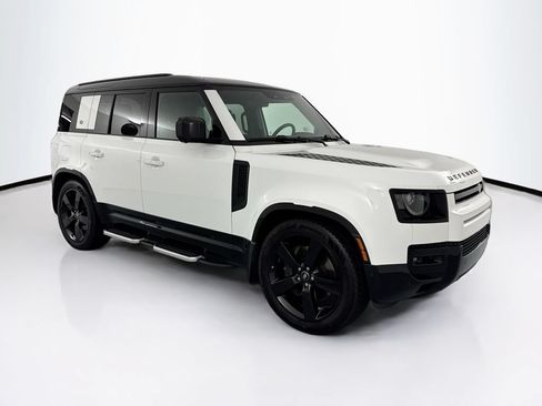 Used 2024 Land Rover Defender 110 X-Dynamic SE AWD/4WD image 3