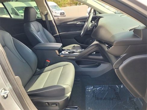 Used 2023 Buick Envision Essence image 17
