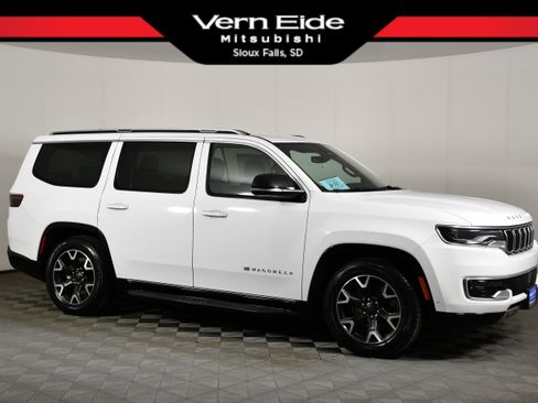 Used 2024 Jeep Wagoneer Series III image 1