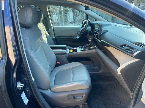 Used 2021 Toyota Sienna XLE image 9