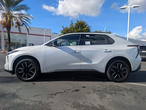 New 2026 Toyota bZ XLE Plus image 8