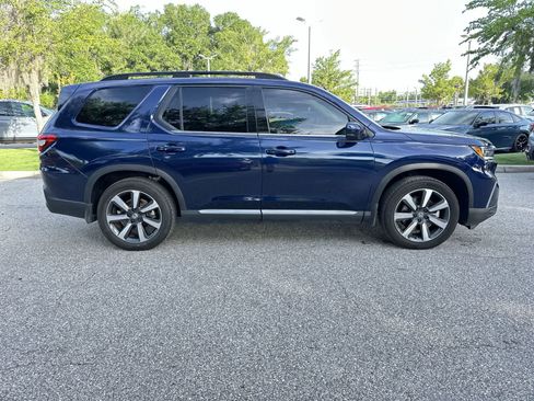 Used 2025 Honda Pilot Touring image 7