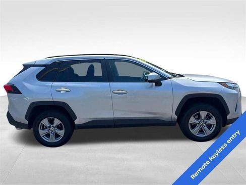 Used 2023 Toyota RAV4 LE AWD/4WD image 4