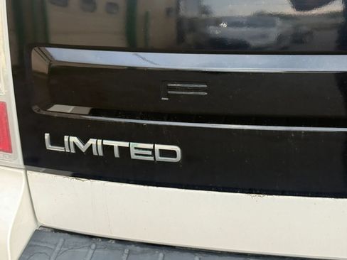 Used 2017 Ford Flex Limited w/ Limited Appearance Package AWD/4WD image 9