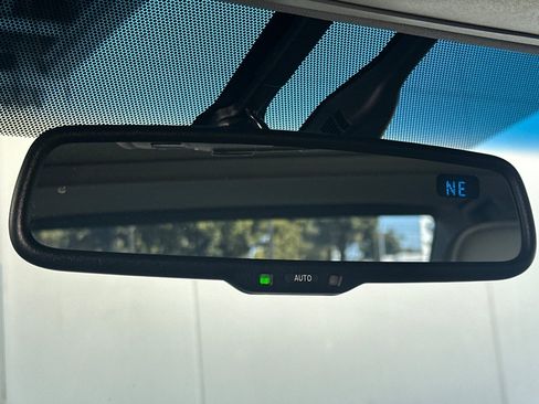 Used 2017 Toyota Camry XLE w/ Moonroof Package FWD image 38