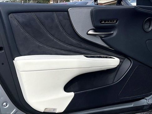 Used 2021 Lexus LS 500 F Sport w/ Accessory Package (Z2) image 17