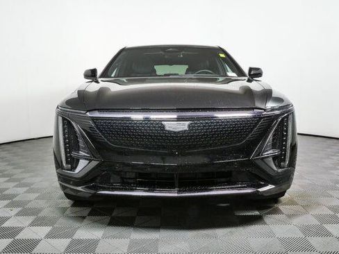 Used 2025 Cadillac Lyriq Sport AWD/4WD image 6