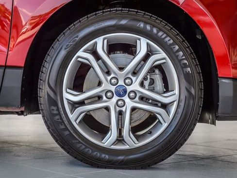 Used 2015 Ford Edge Titanium w/ Equipment Group 301A AWD/4WD image 16