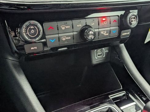 New 2026 Jeep Compass Limited image 17