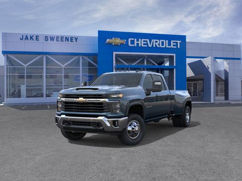 New 2026 Chevrolet Silverado 3500 LT w/ All Star Edition image 10