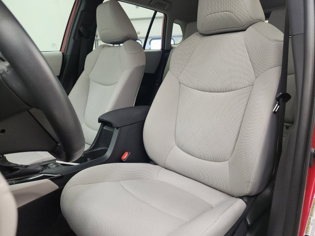 Used 2024 Toyota Corolla Cross LE FWD image 29