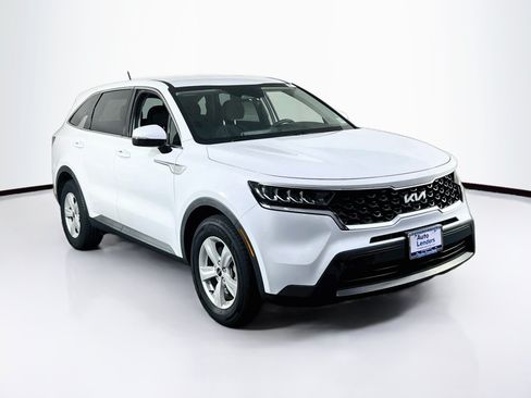 Used 2023 Kia Sorento LX FWD image 3