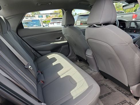 Certified 2023 Hyundai Elantra SEL image 11