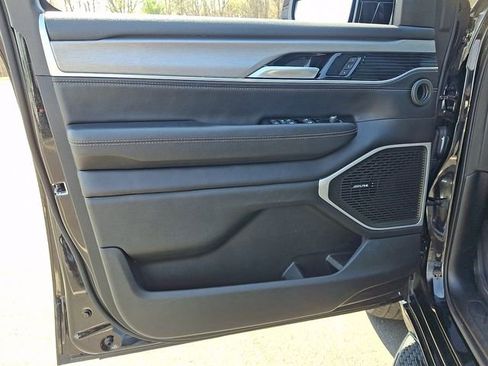 Used 2024 Jeep Wagoneer Series II AWD/4WD image 12