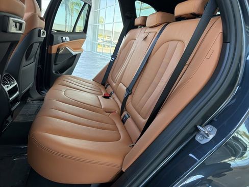 Used 2022 BMW X5 xDrive40i w/ M Sport Package AWD/4WD image 12