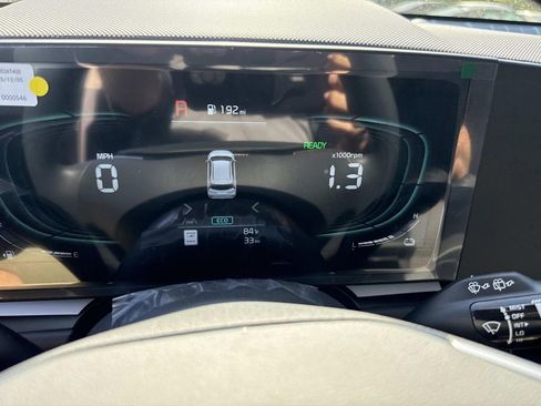 New 2026 Kia Niro LX FWD image 13