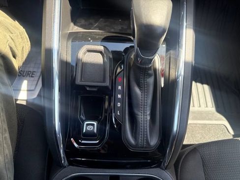 Used 2024 GMC Canyon Elevation RWD image 18