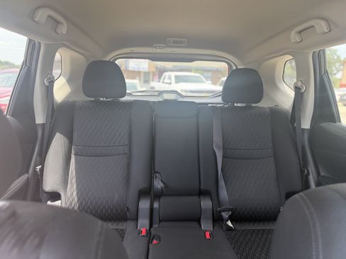 Used 2018 Nissan Rogue SV FWD image 17
