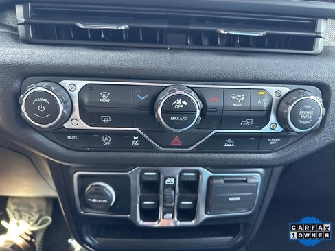 Used 2024 Jeep Wrangler Sport S image 65