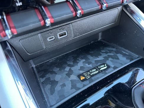 Used 2024 GMC Canyon AT4X image 36