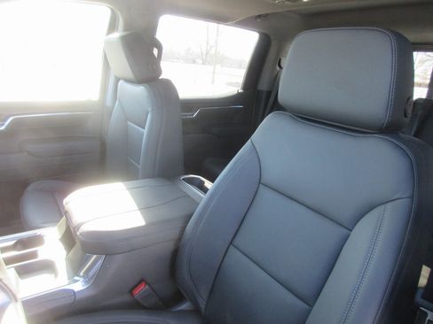 New 2026 GMC Sierra 1500 SLT w/ SLT Convenience Package image 14