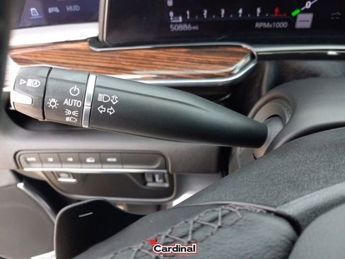 Used 2023 Cadillac Escalade ESV Premium Luxury image 33