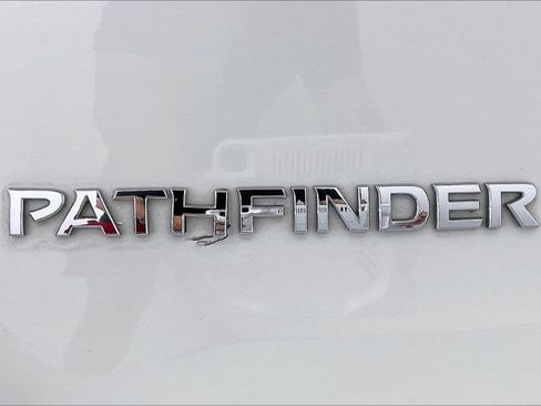 Used 2020 Nissan Pathfinder SL AWD/4WD image 32