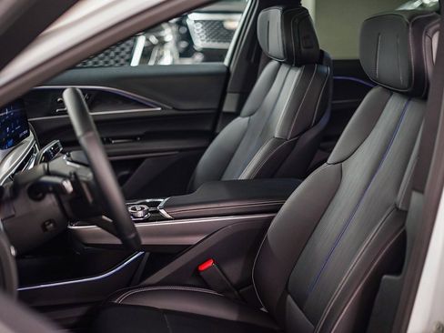 Used 2025 Cadillac Lyriq Sport image 17