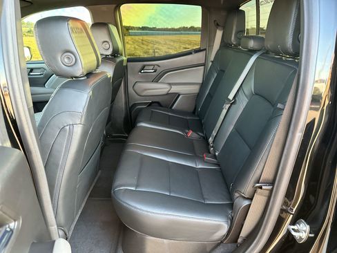 Used 2024 Chevrolet Colorado ZR2 w/ Technology Package image 23