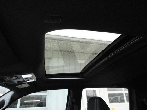 Used 2021 Toyota Tacoma TRD Off-Road w/ TRD Premium Off Road Package image 9