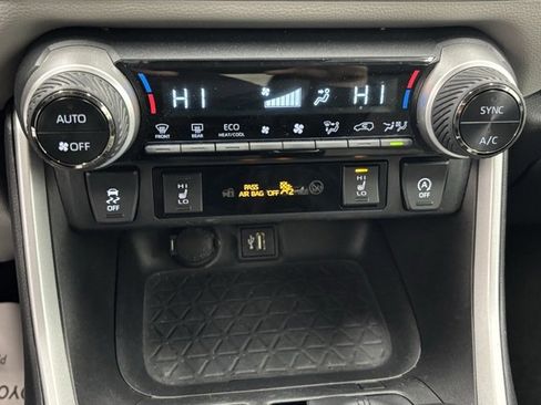 Used 2023 Toyota RAV4 XLE Premium image 27