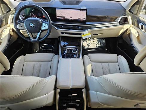 Certified 2025 BMW X7 xDrive40i w/ Executive Package image 23