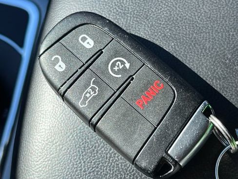 Used 2018 Jeep Grand Cherokee Limited AWD/4WD image 13