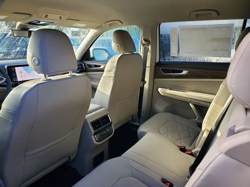 New 2026 Volkswagen Atlas SE FWD image 5